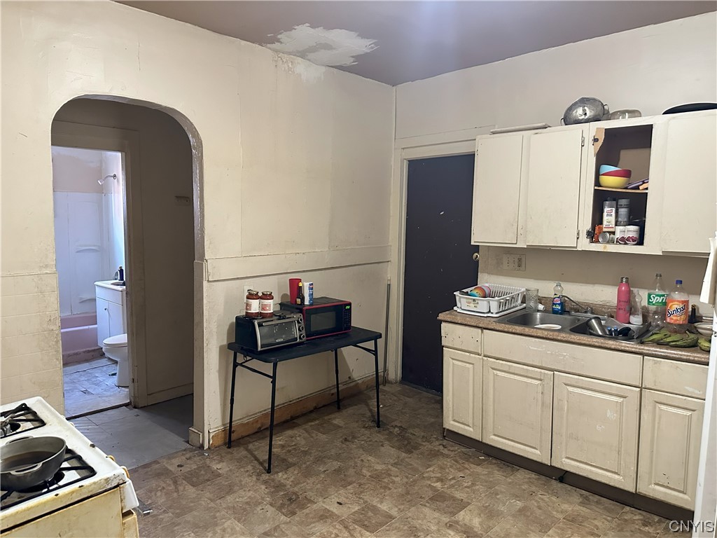 606 West Newell Street 8