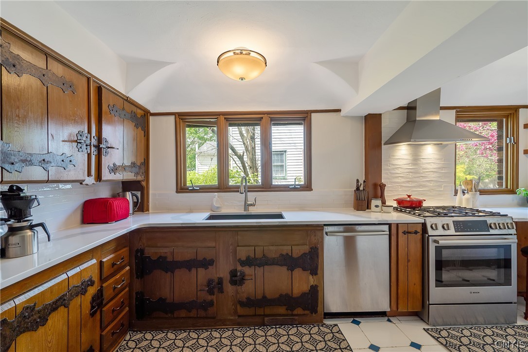 100 Dewittshire Road