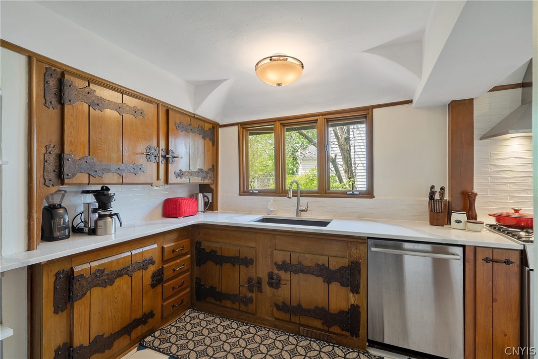 100 Dewittshire Road