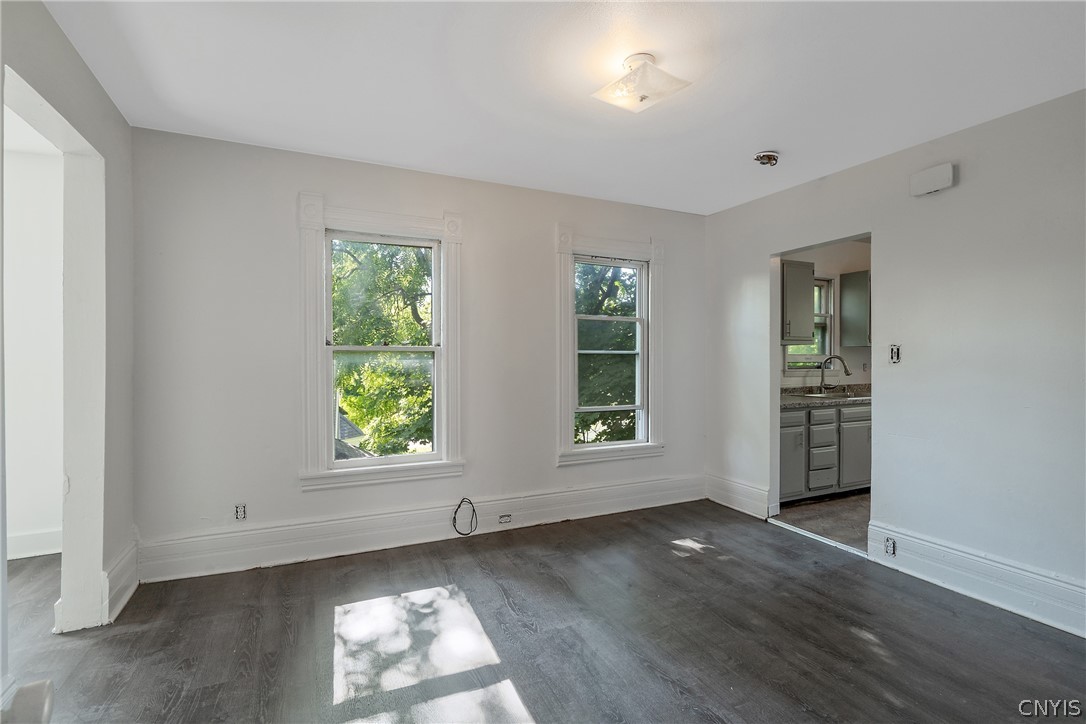 211-213-213 Elizabeth Street