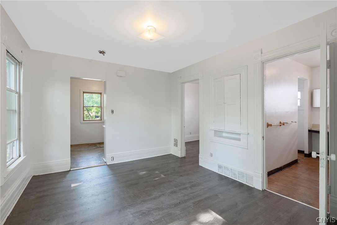 211-213-213 Elizabeth Street