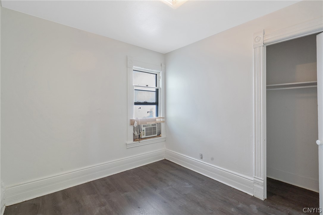 211-213-213 Elizabeth Street