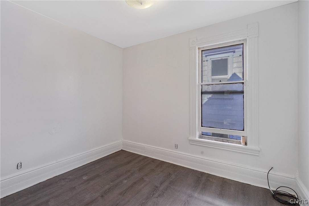 211-213-213 Elizabeth Street