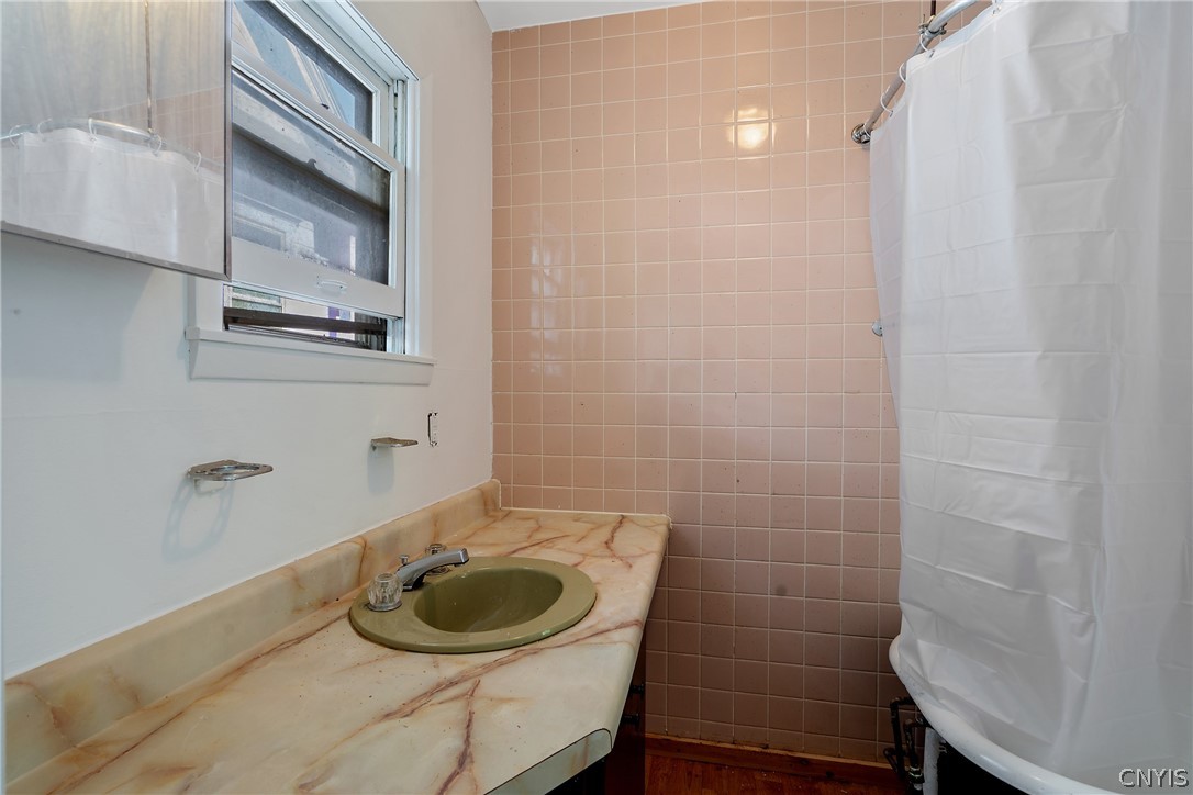 211-213-213 Elizabeth Street