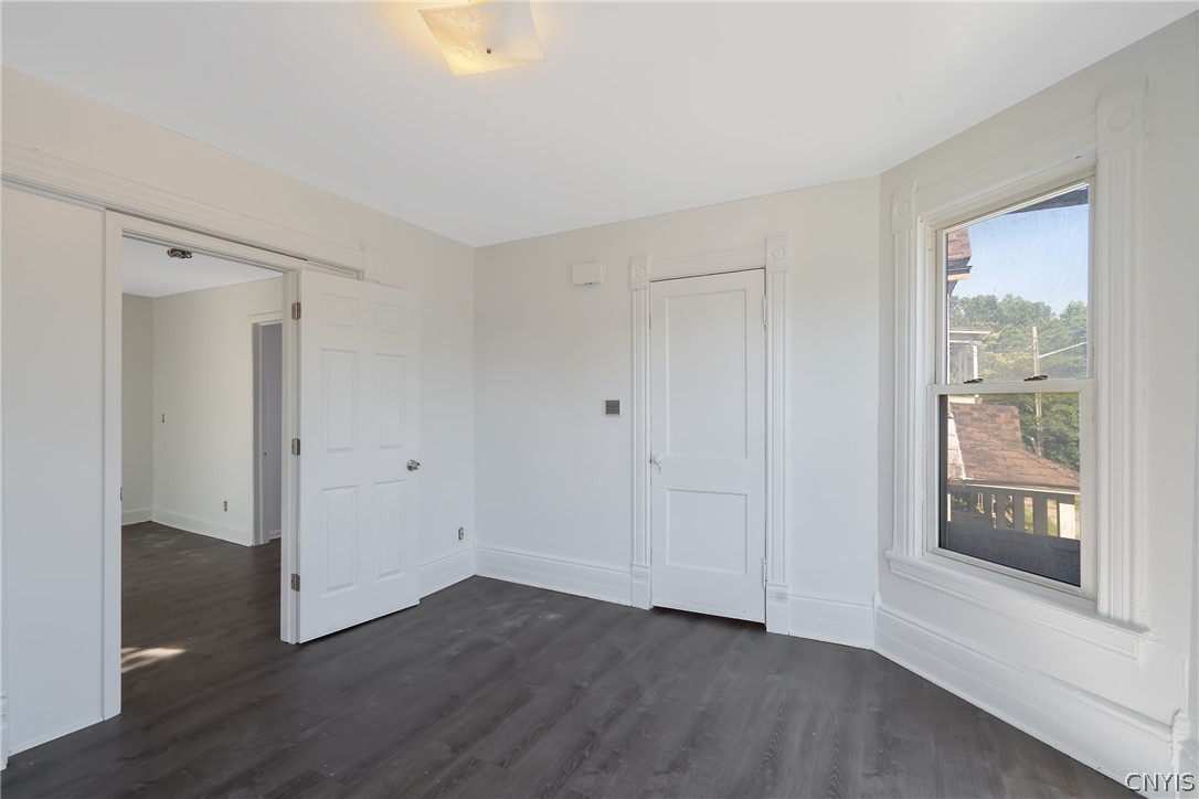 211-213-213 Elizabeth Street