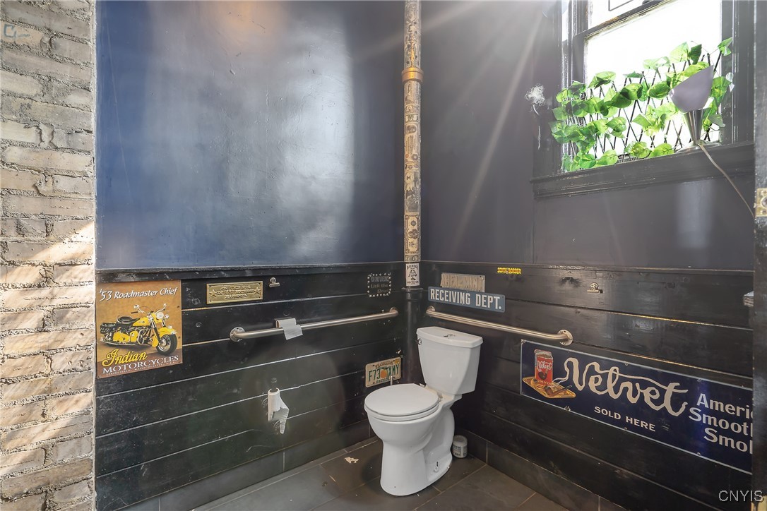 363 West Seneca Turnpike