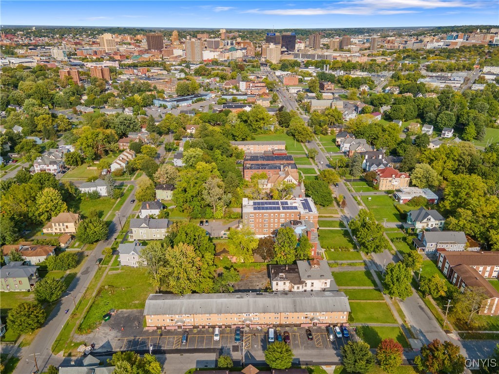 686 West Onondaga Street