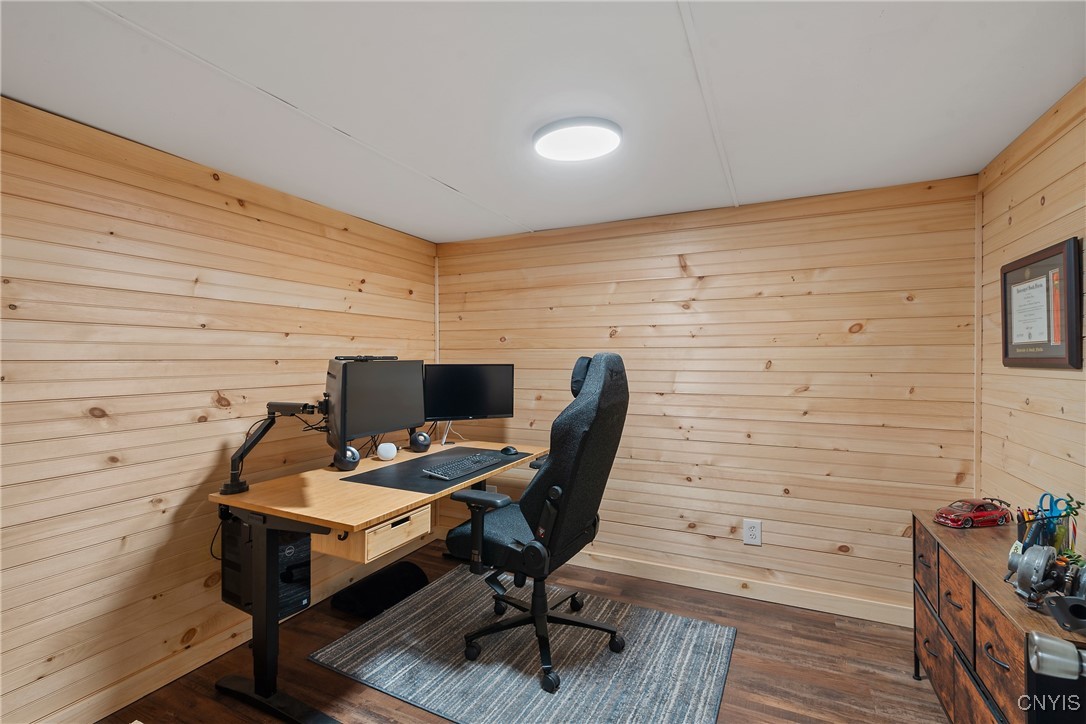 404 Wells Avenue East