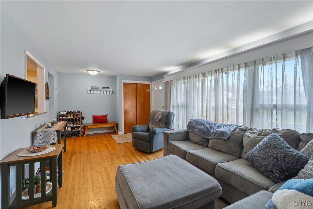 404 Wells Avenue East