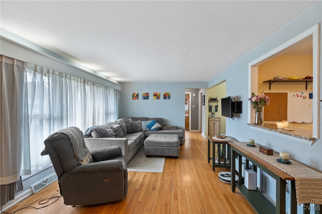 404 Wells Avenue East