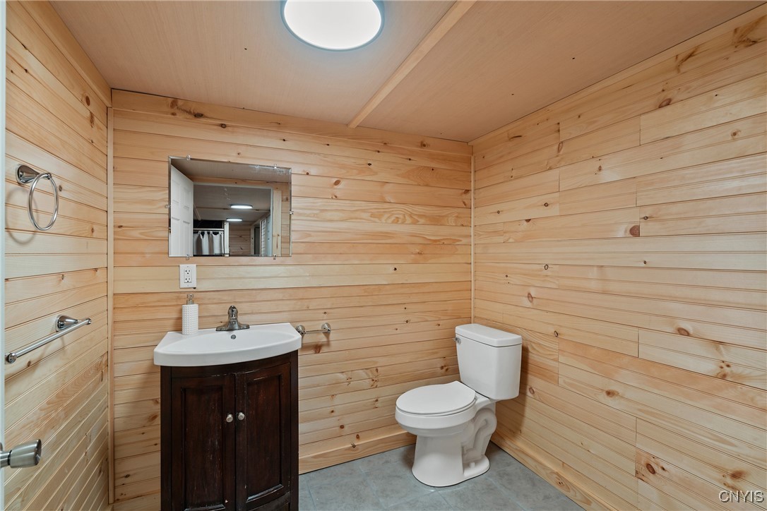 404 Wells Avenue East