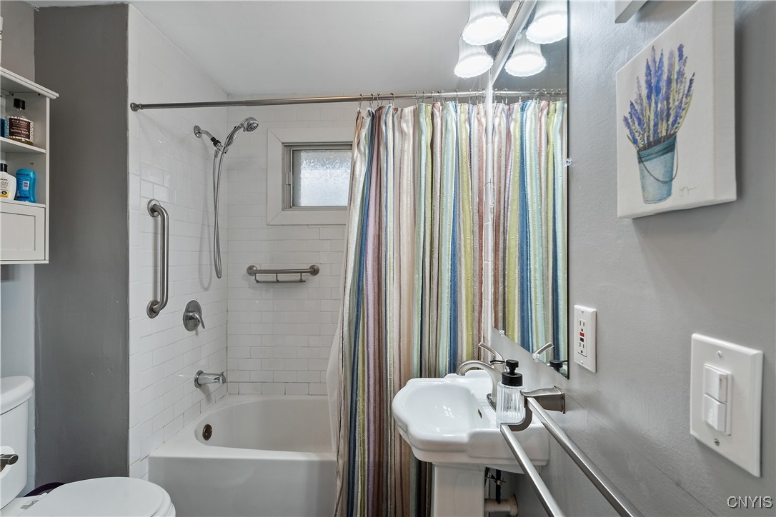 404 Wells Avenue East