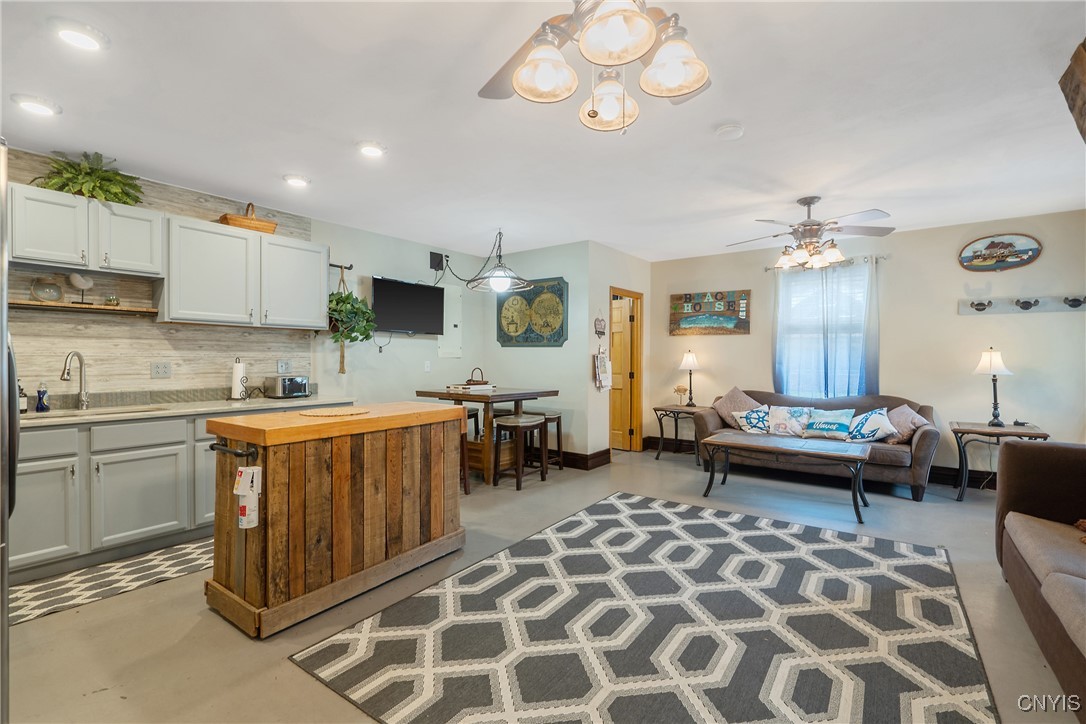 2012 Pleasant Avenue