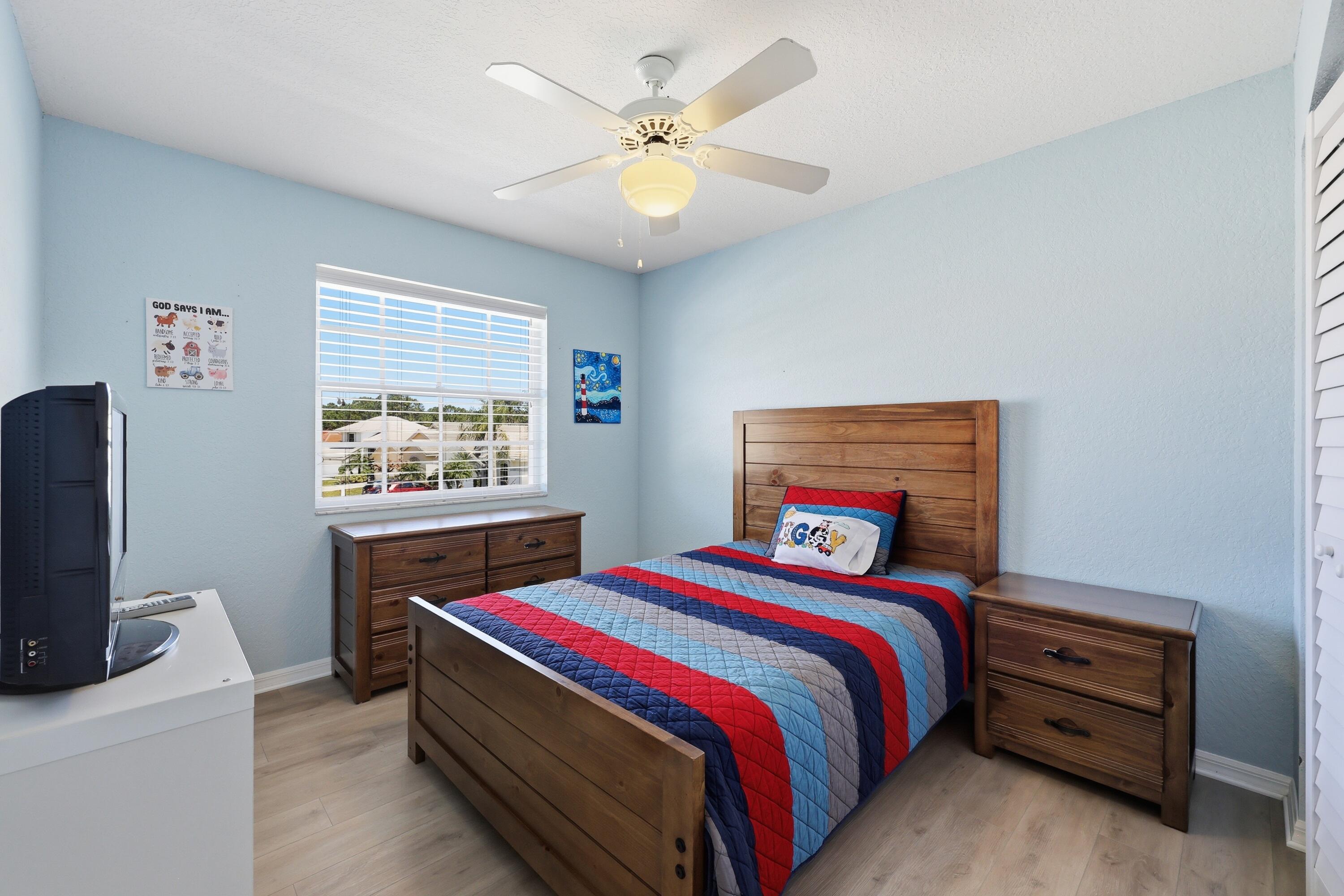 4956 SE Mariner Village Lane