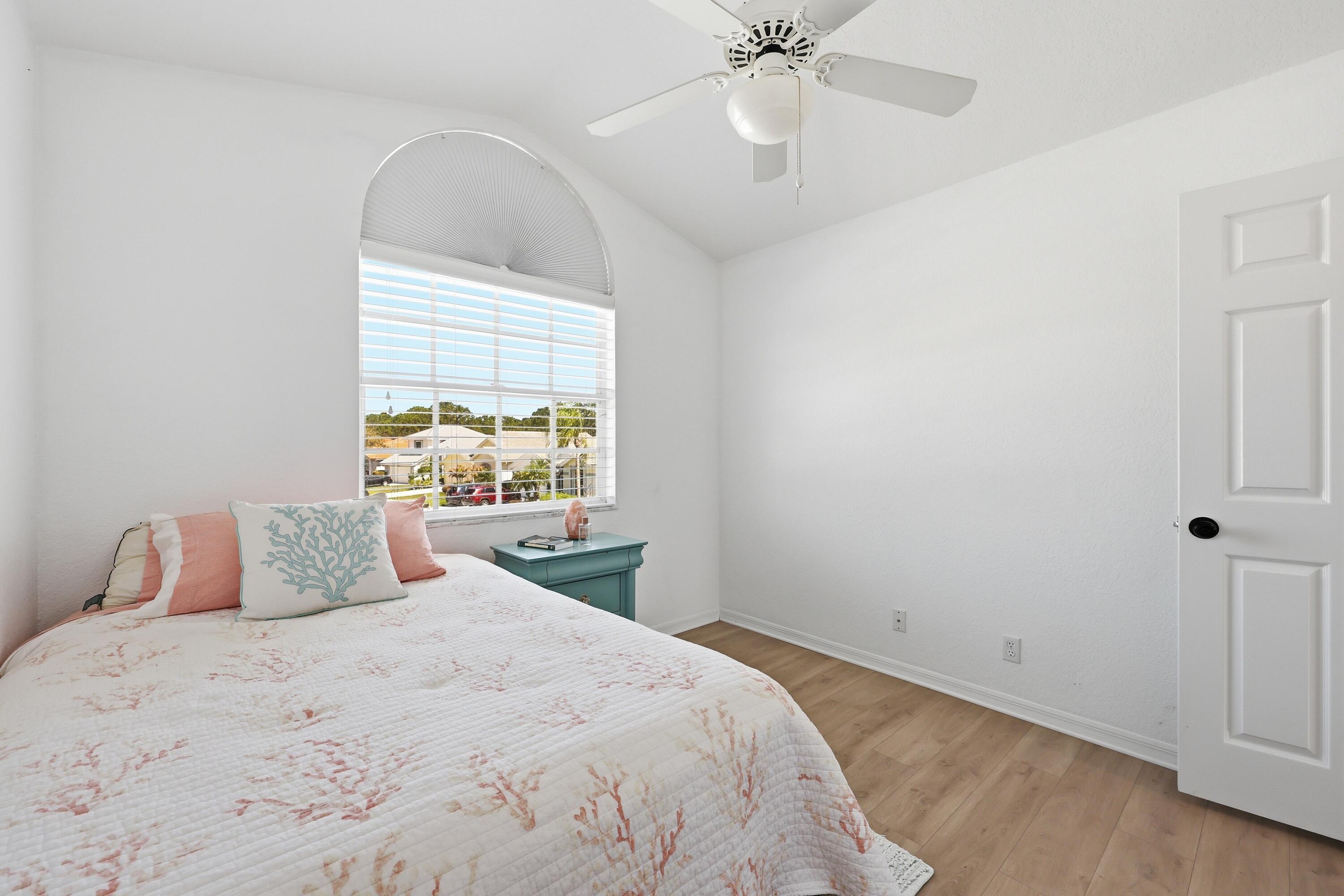 4956 SE Mariner Village Lane