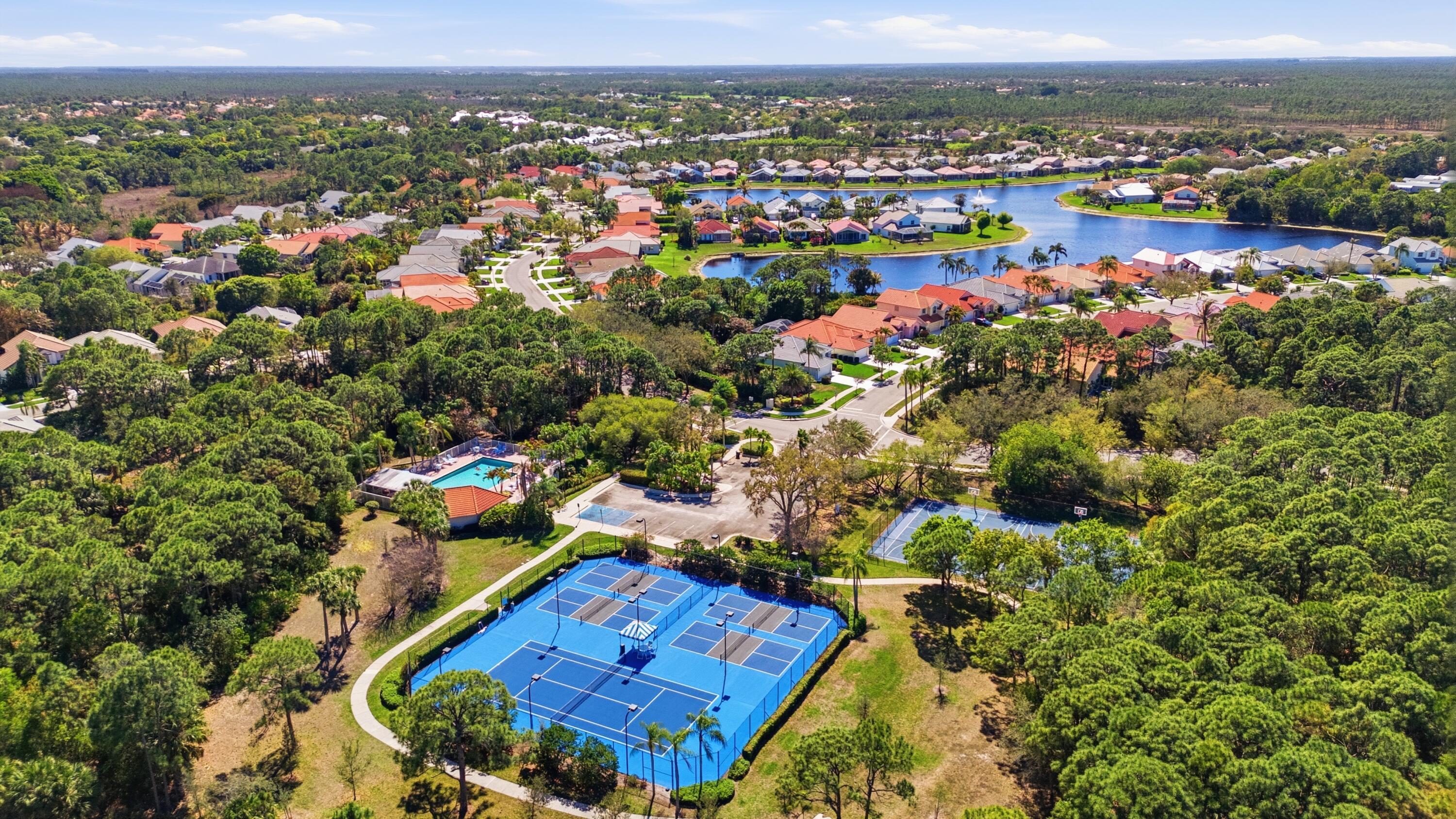 4956 SE Mariner Village Lane