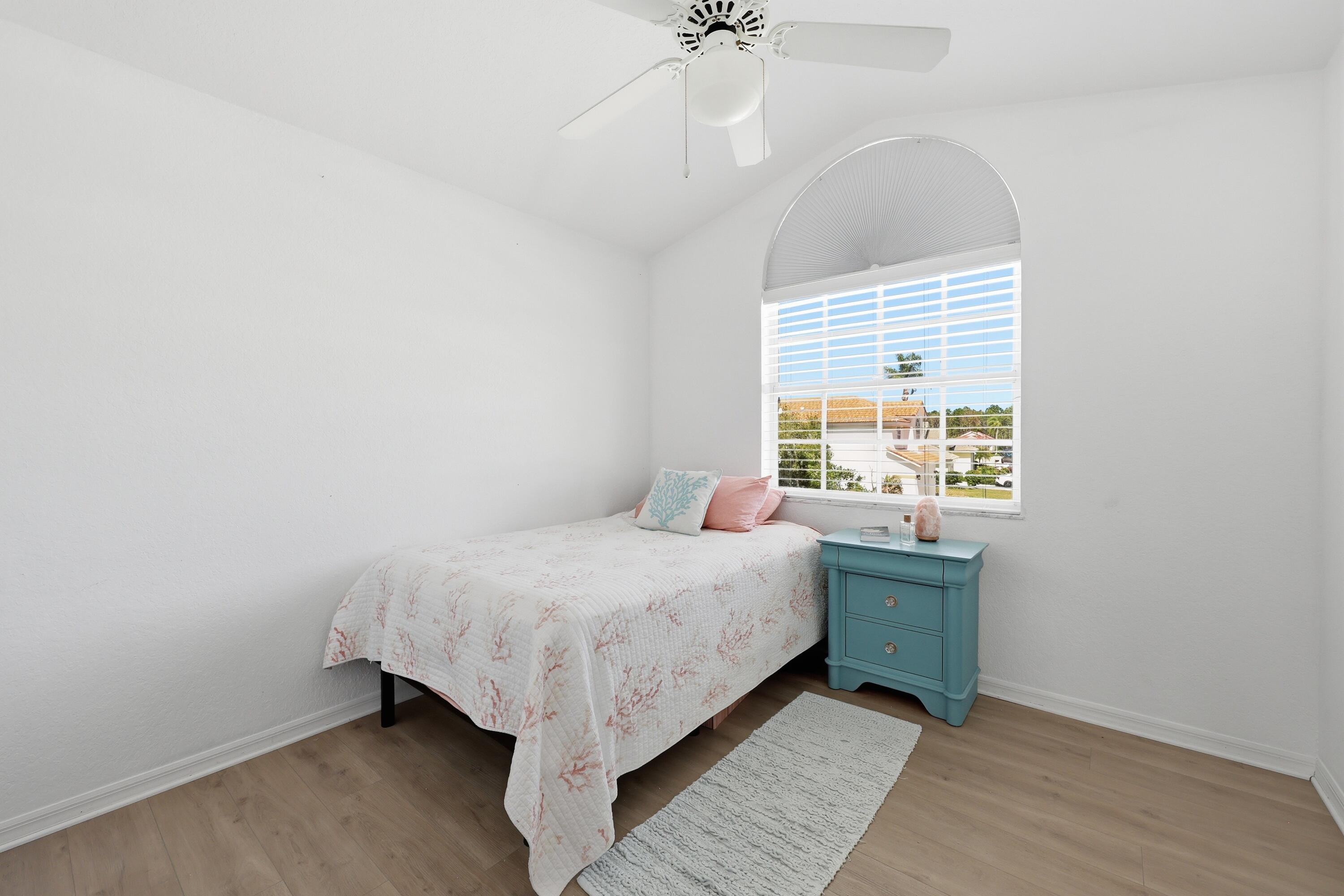 4956 SE Mariner Village Lane