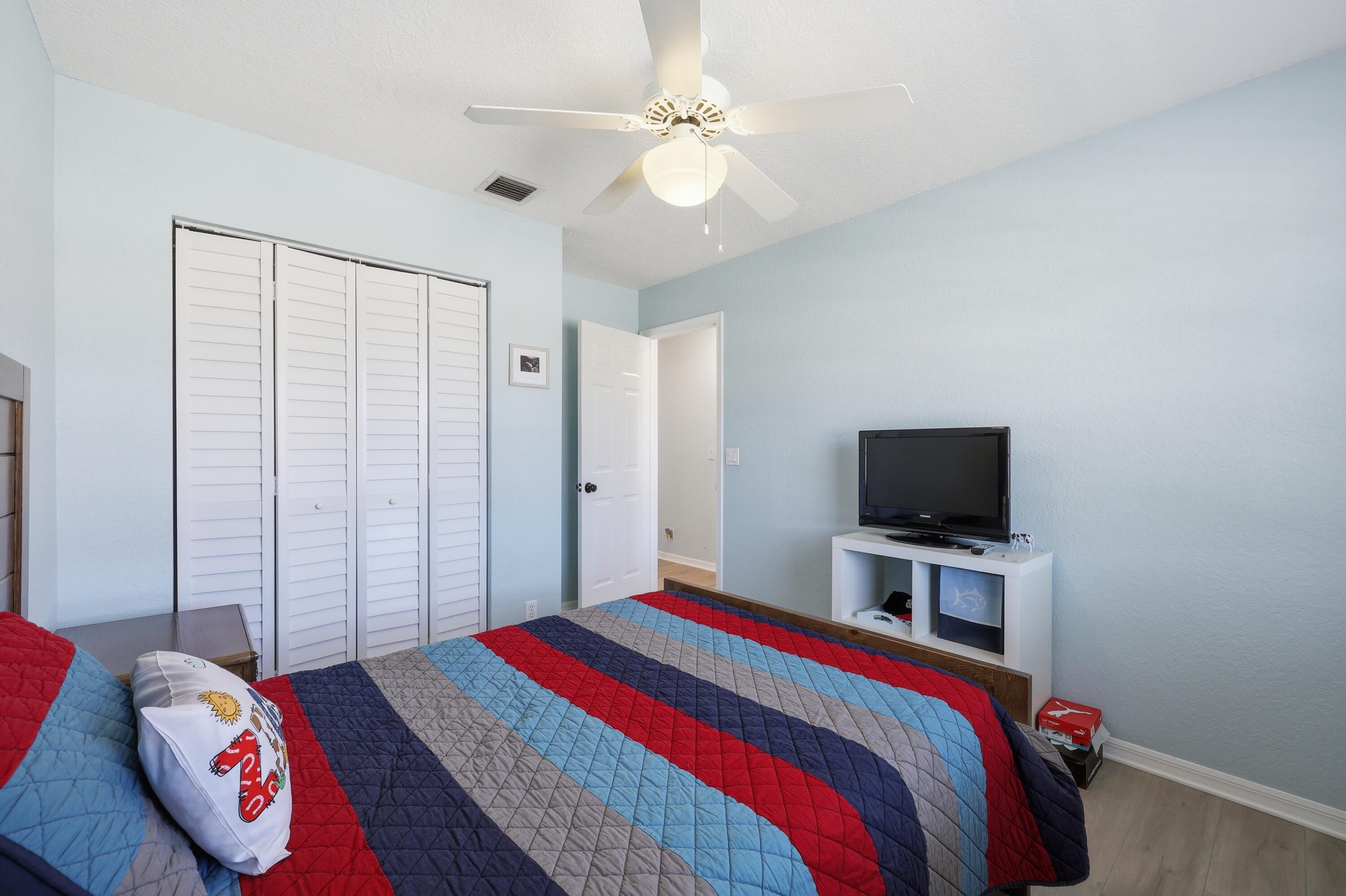 4956 SE Mariner Village Lane