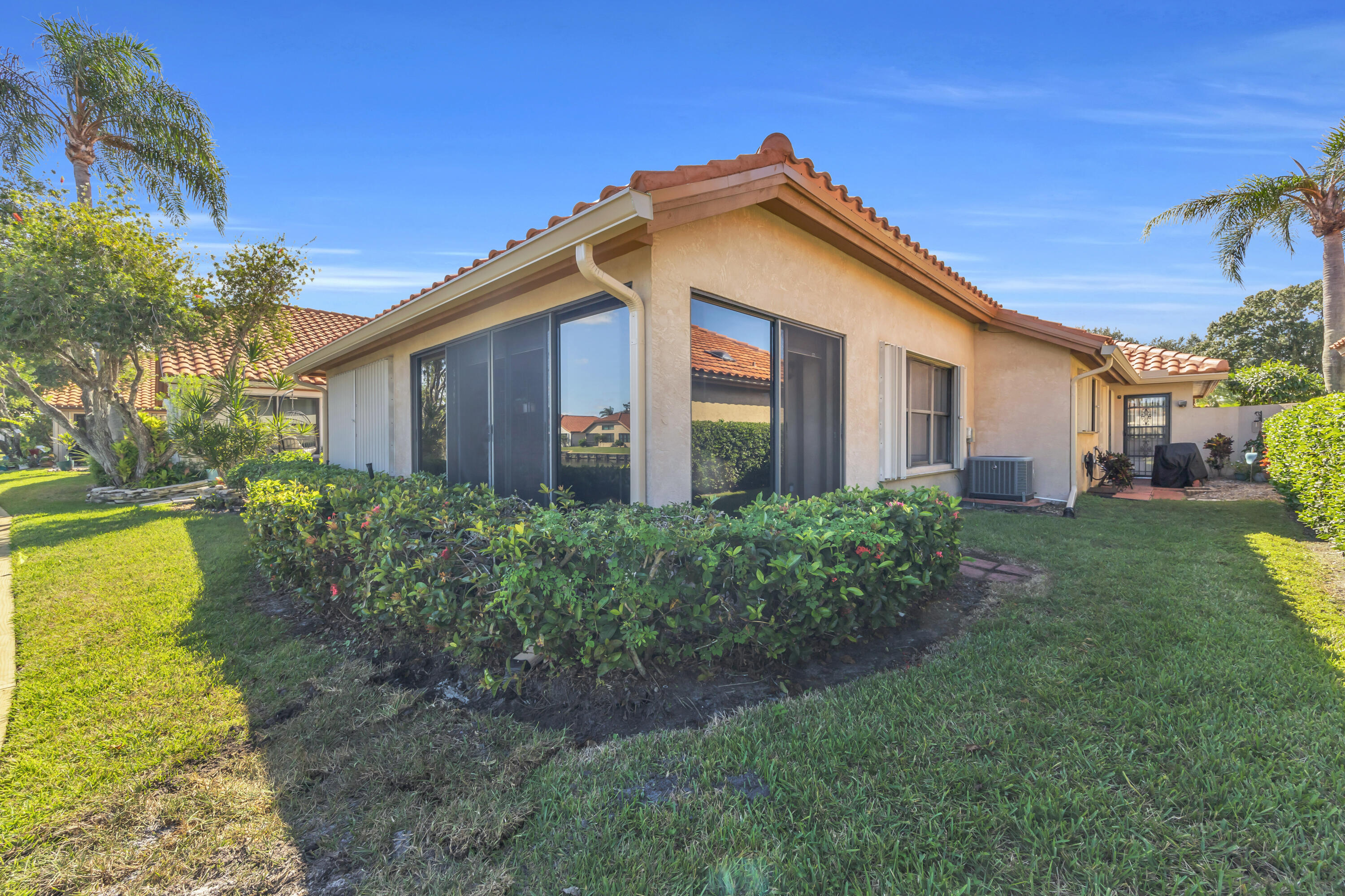 2735 SW Mariposa Circle