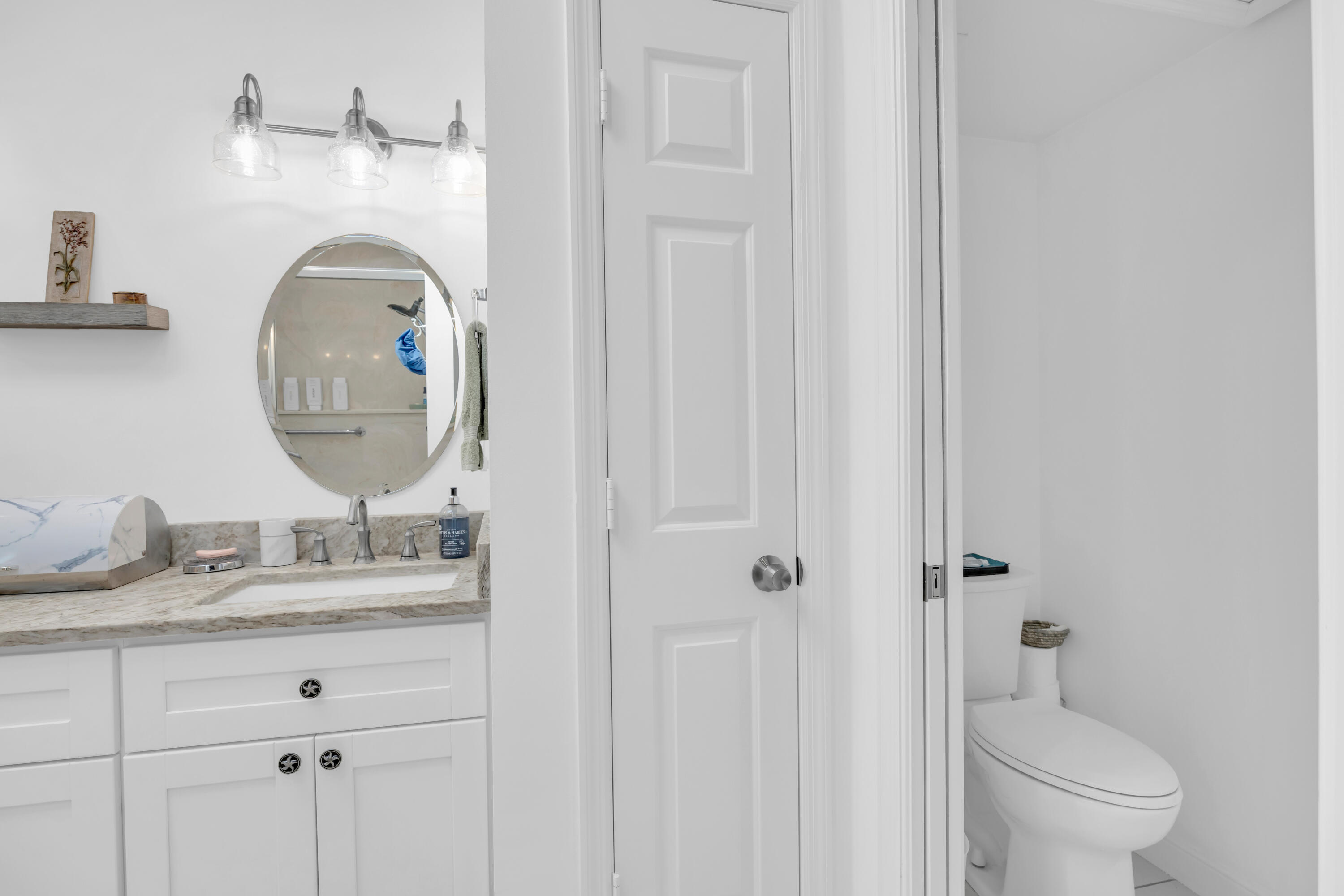 2735 SW Mariposa Circle