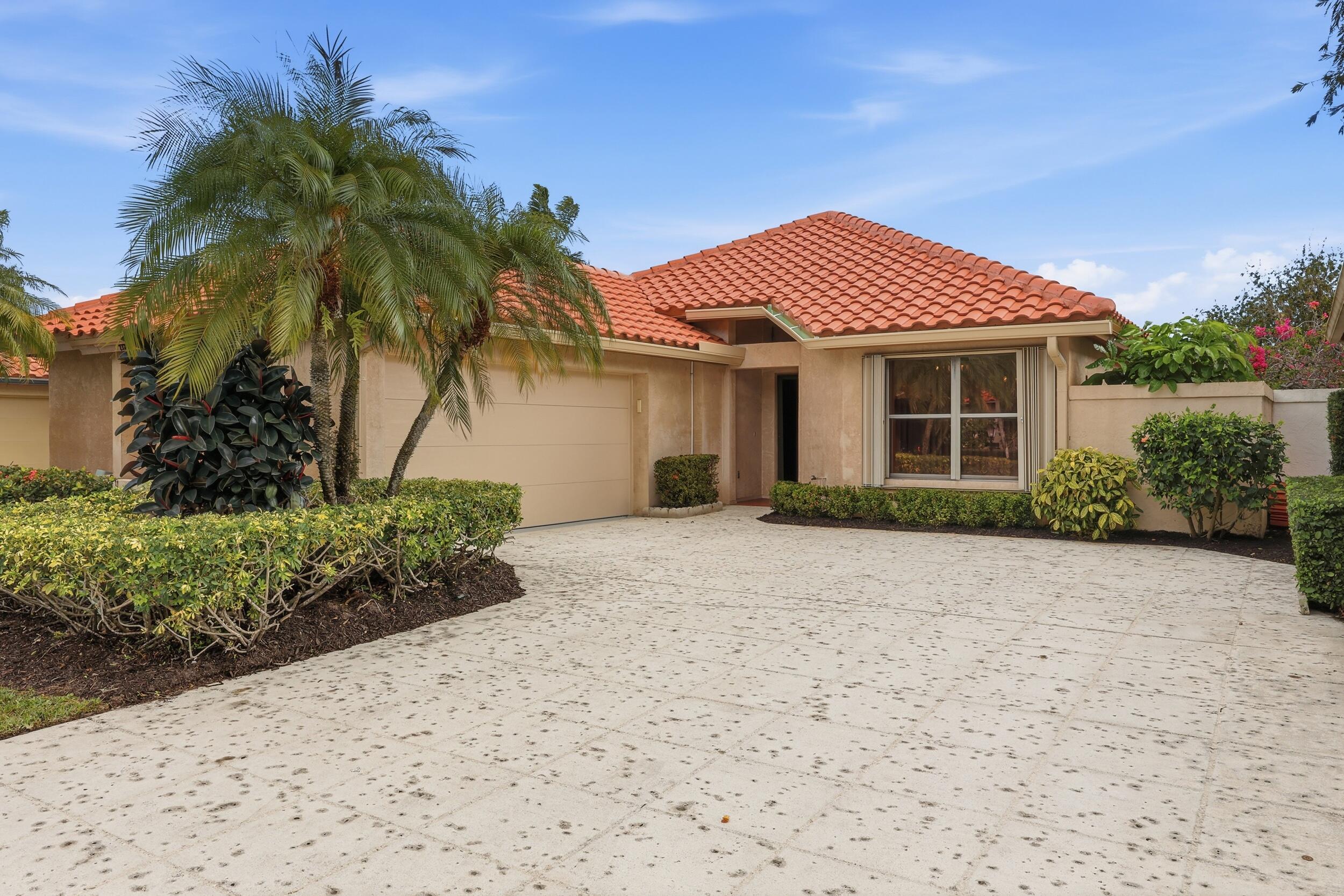 2735 SW Mariposa Circle