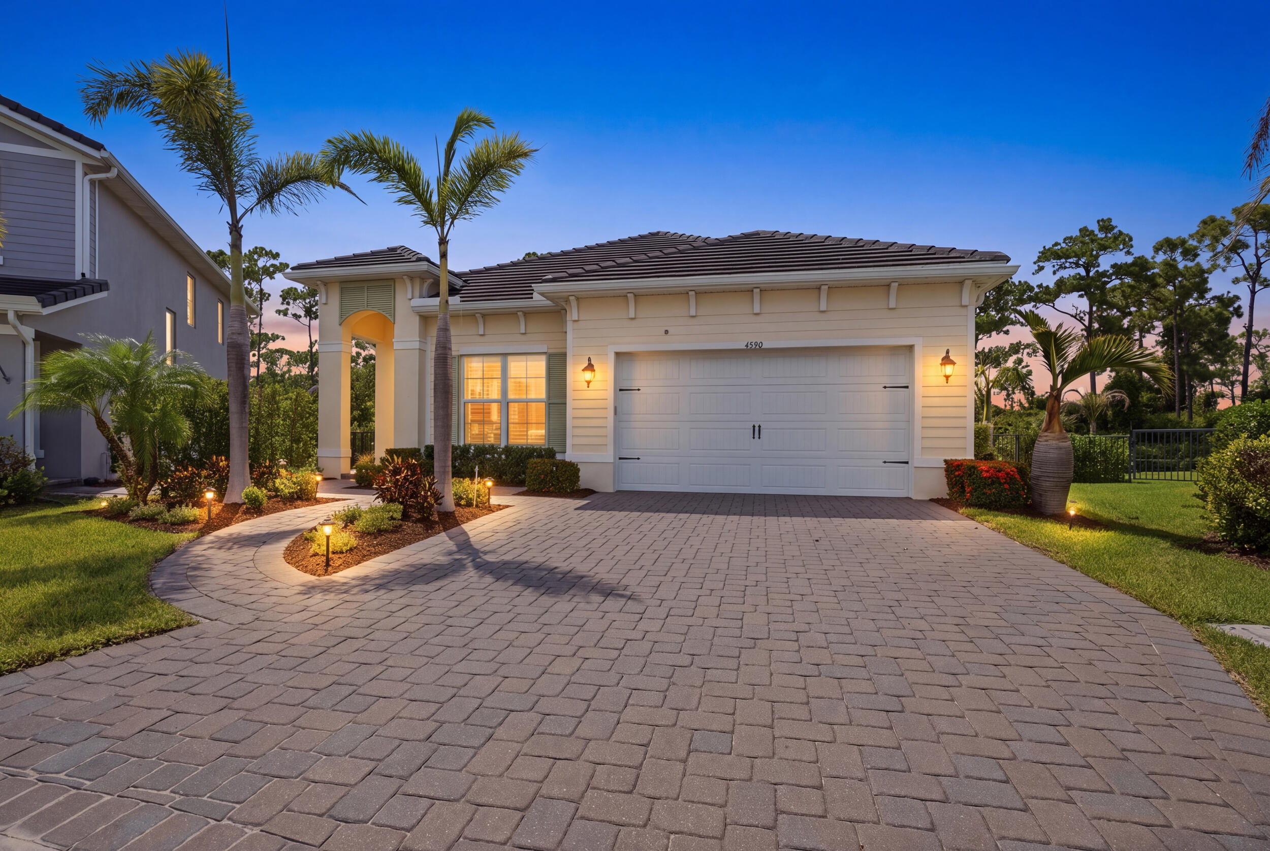 4590 SW ARDSLEY Drive