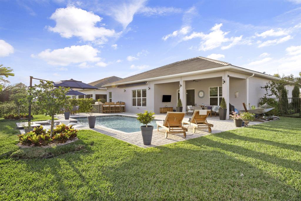 614 SW Pennfield Terrace