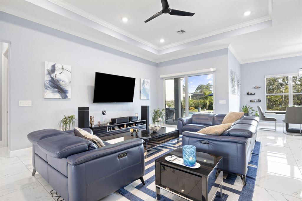 614 SW Pennfield Terrace