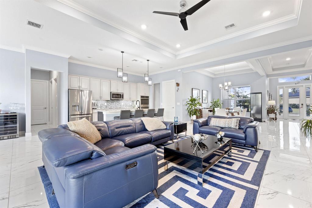 614 SW Pennfield Terrace