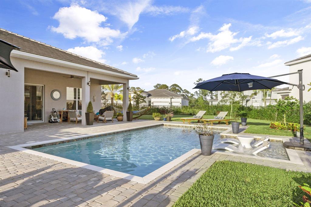 614 SW Pennfield Terrace