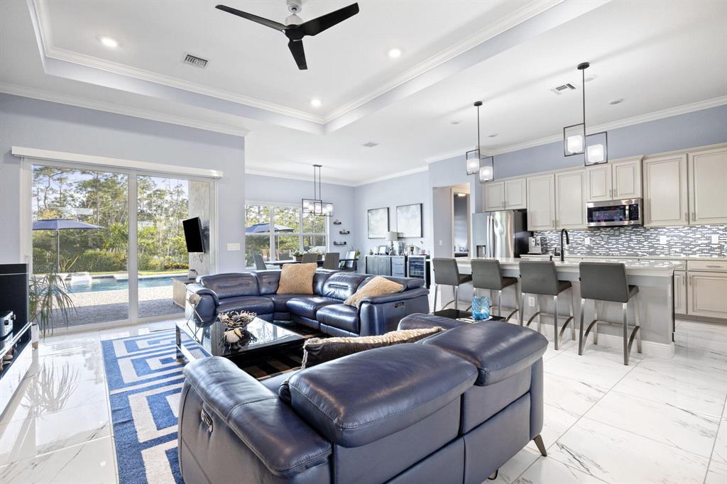 614 SW Pennfield Terrace