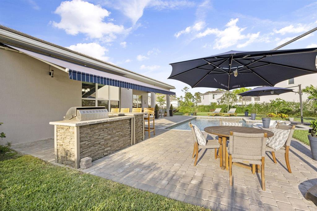 614 SW Pennfield Terrace