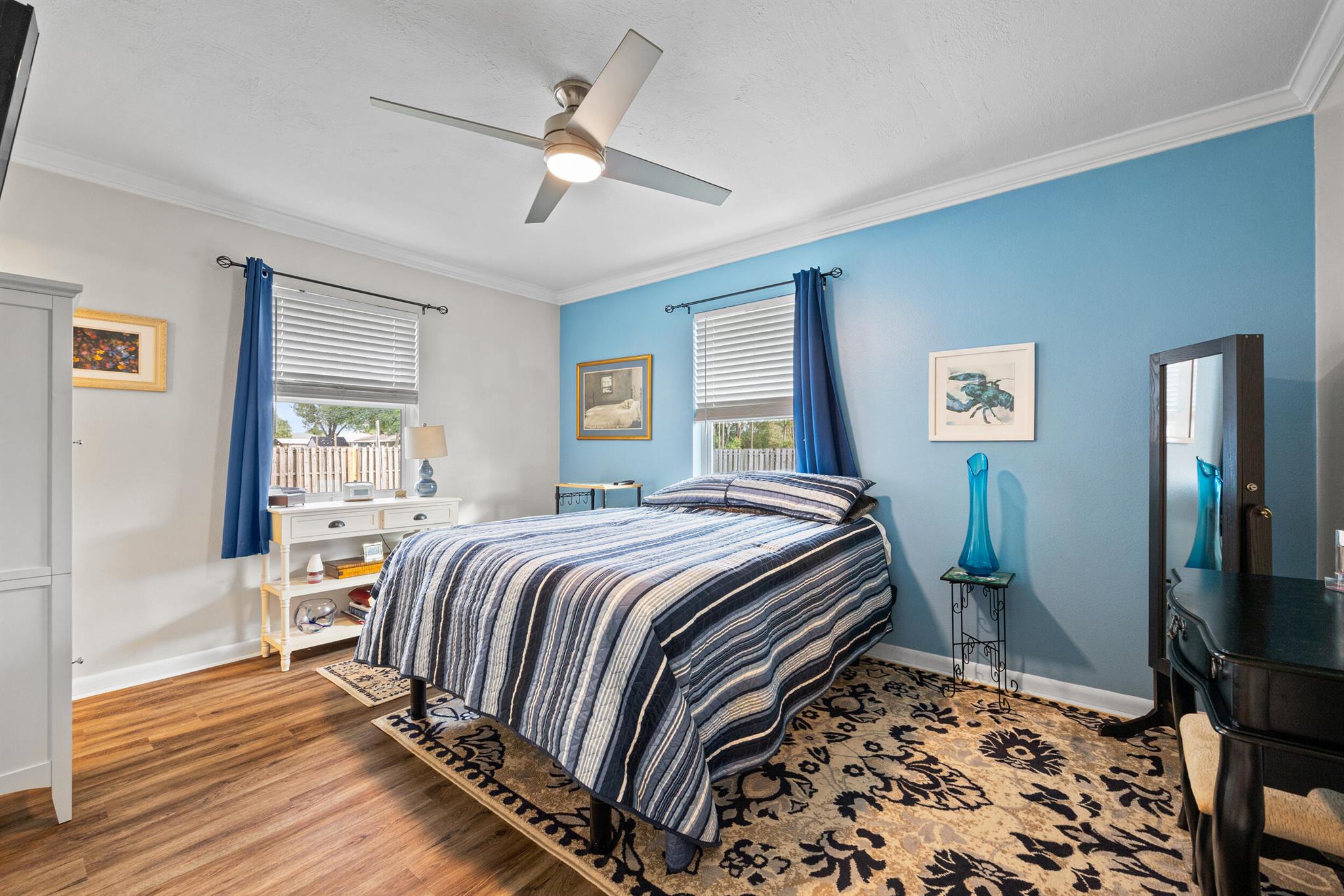 257 SW Thornhill Drive