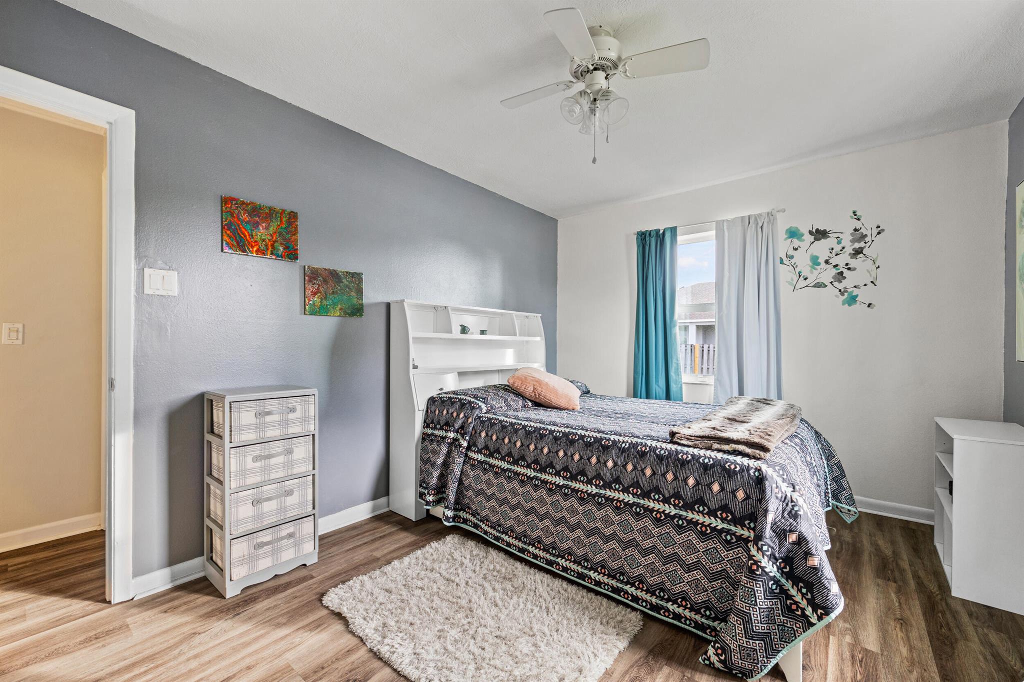 257 SW Thornhill Drive