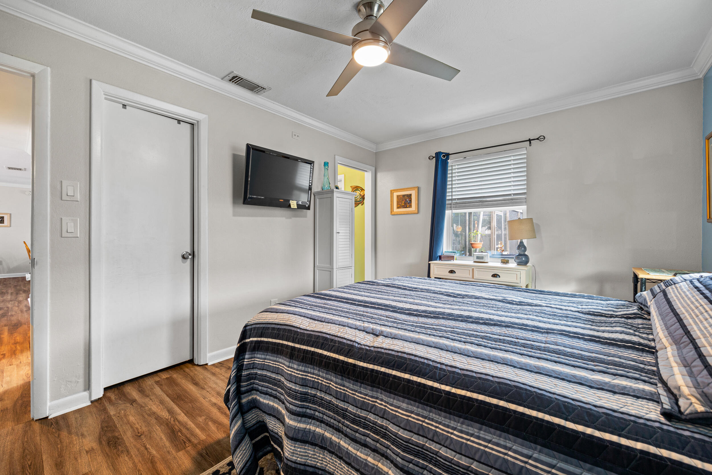 257 SW Thornhill Drive