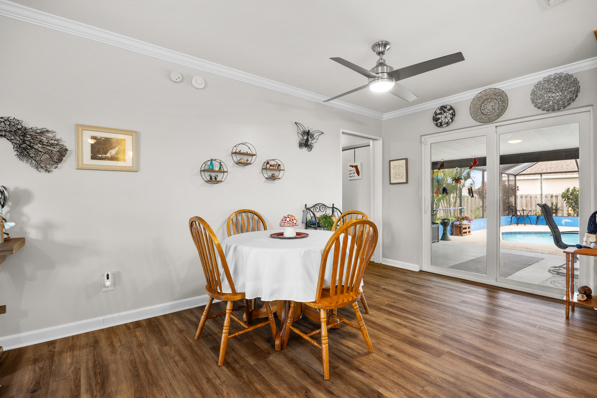 257 SW Thornhill Drive