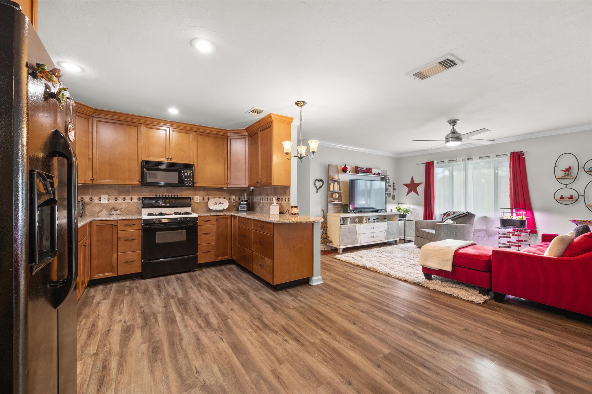 257 SW Thornhill Drive