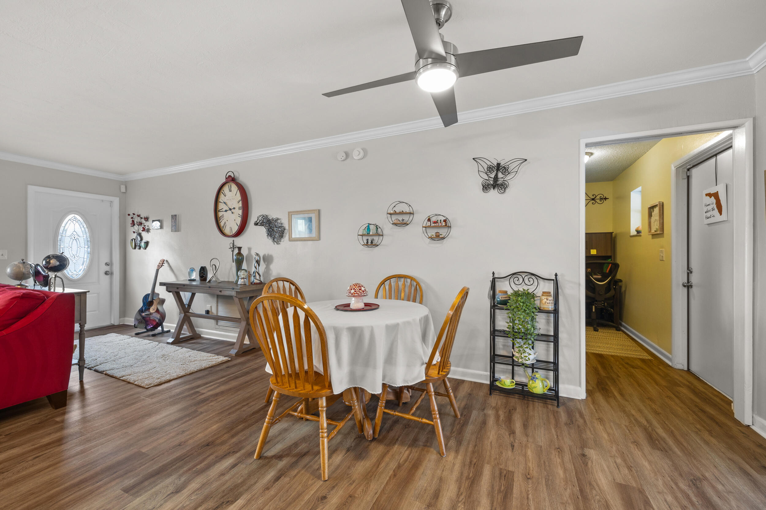 257 SW Thornhill Drive