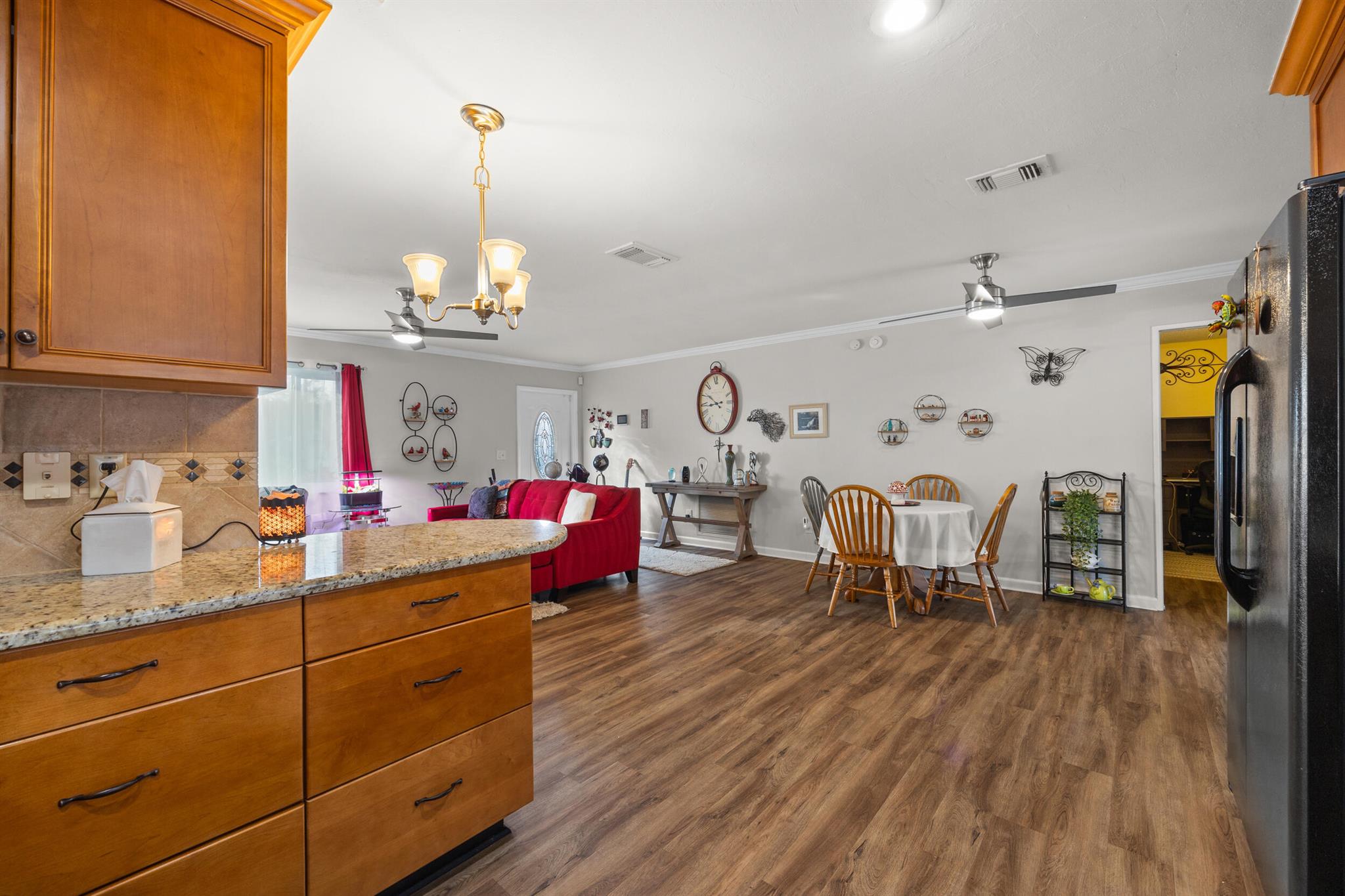 257 SW Thornhill Drive