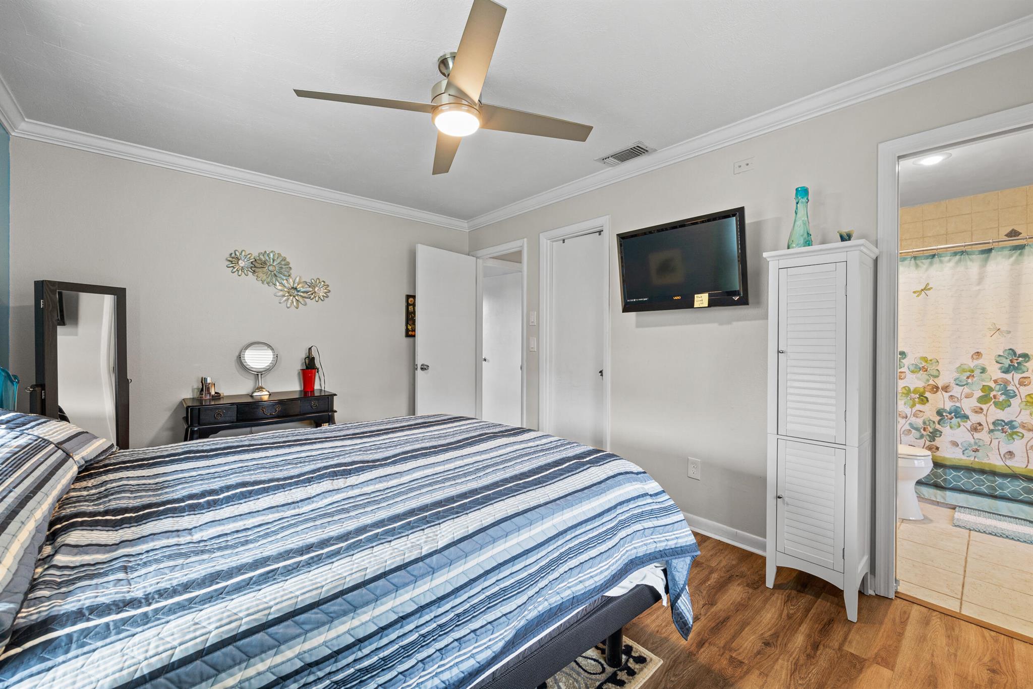 257 SW Thornhill Drive