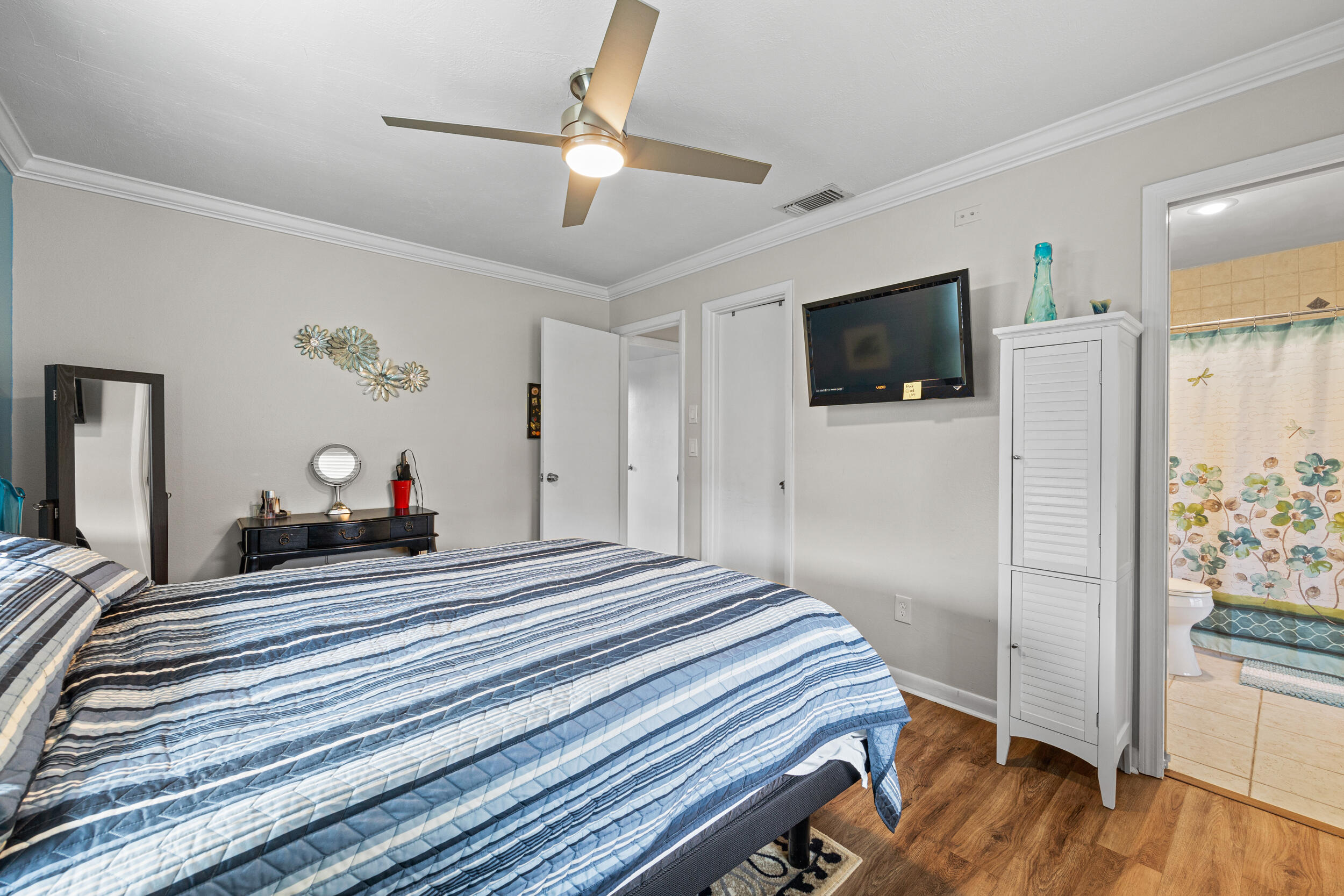 257 SW Thornhill Drive