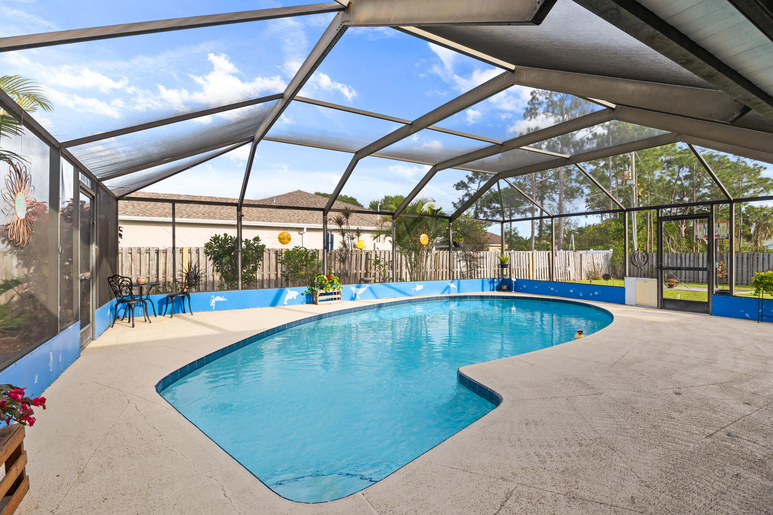 257 SW Thornhill Drive