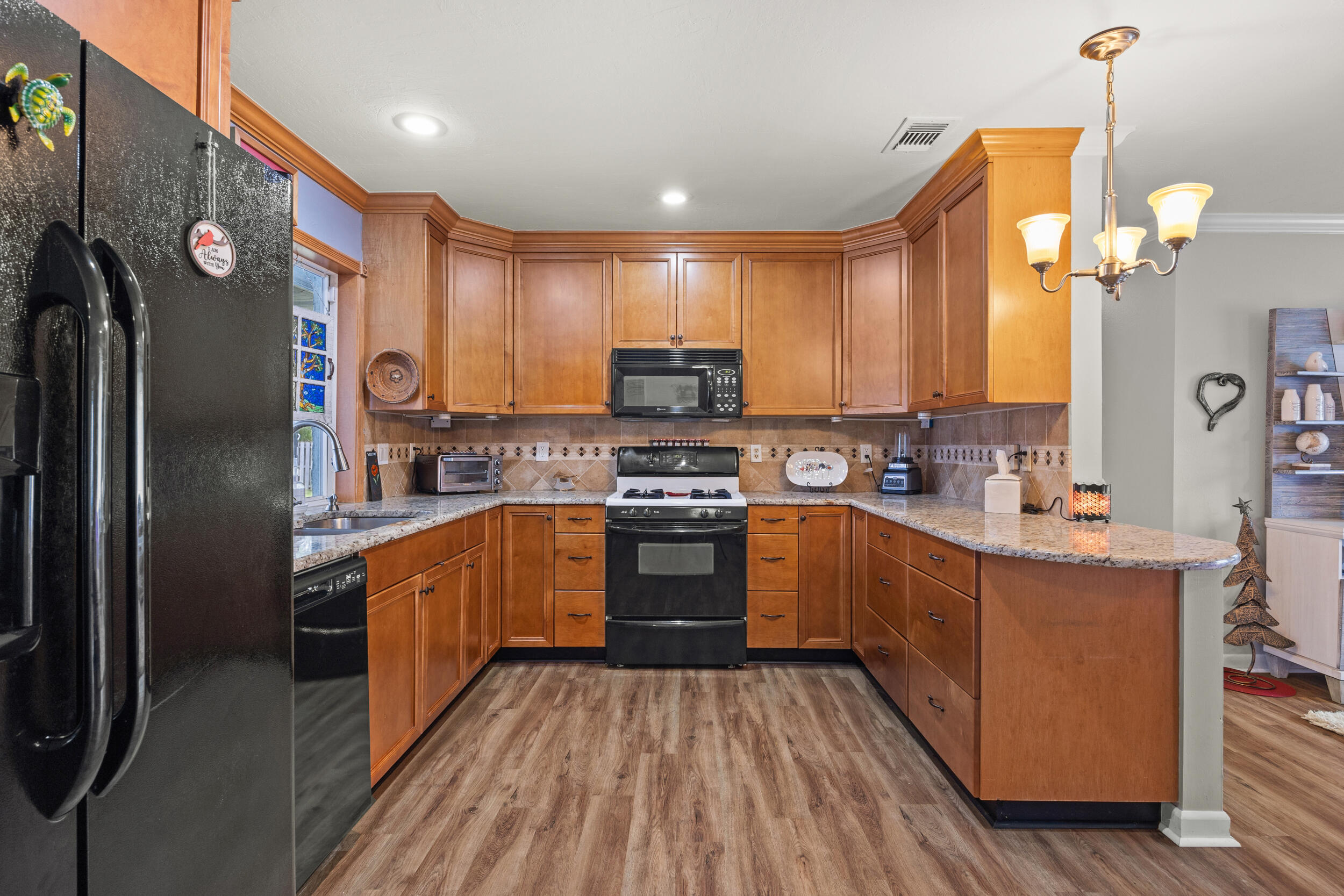 257 SW Thornhill Drive