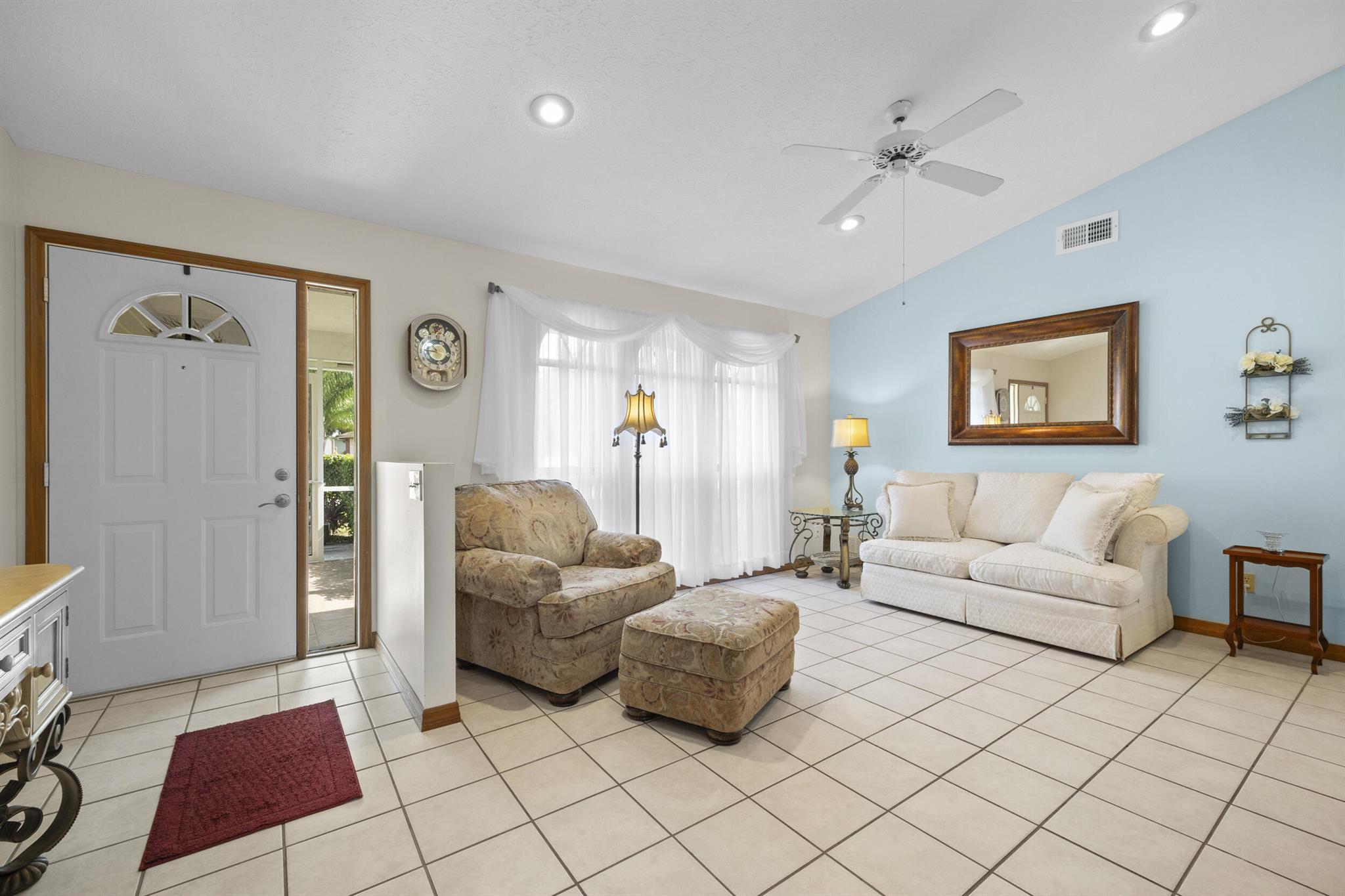 164 SW Airview Avenue