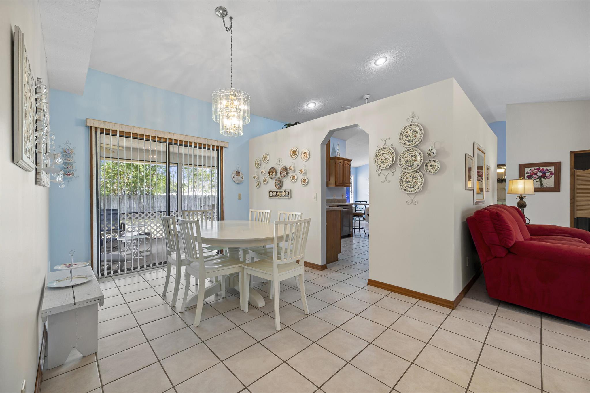 164 SW Airview Avenue