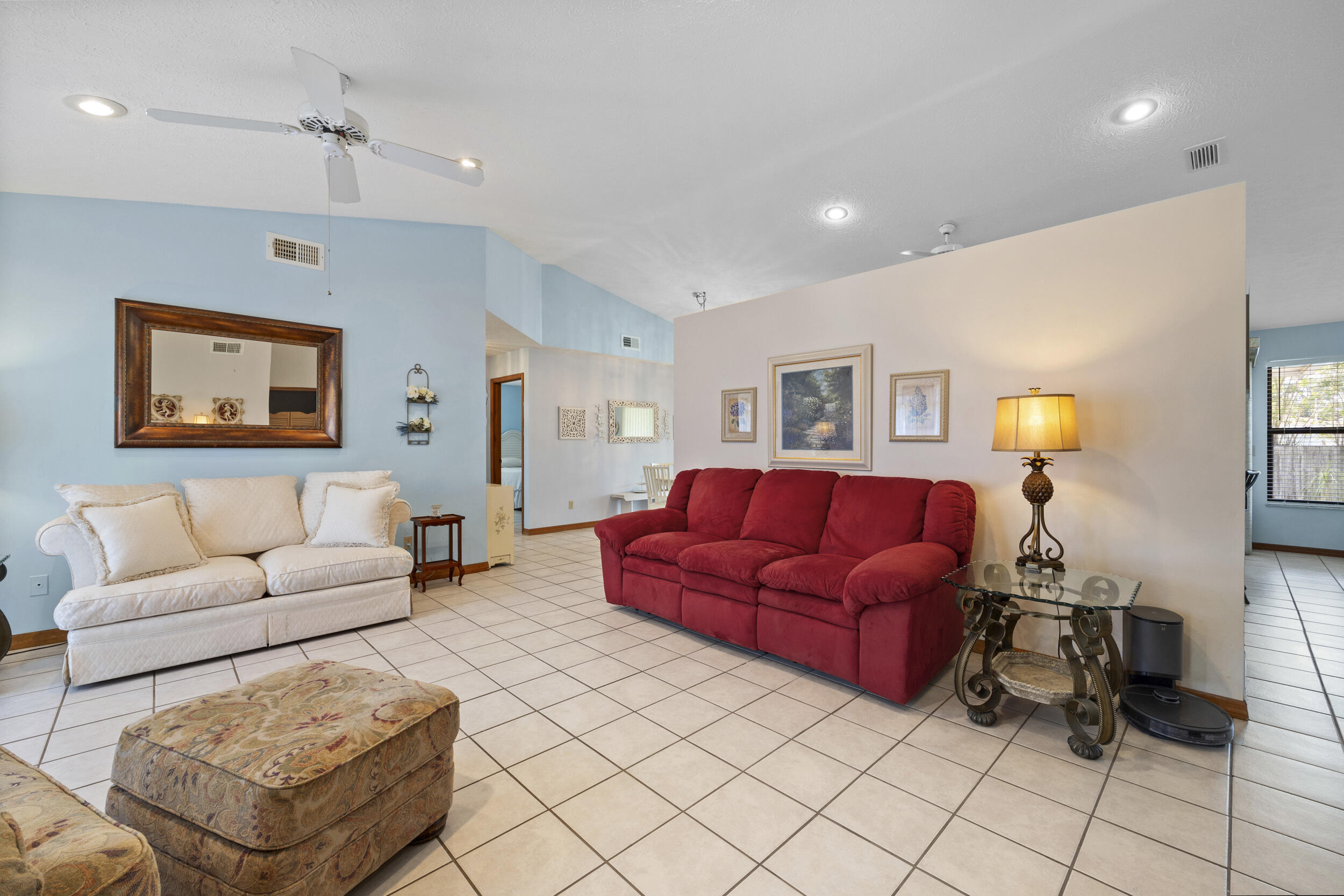 164 SW Airview Avenue