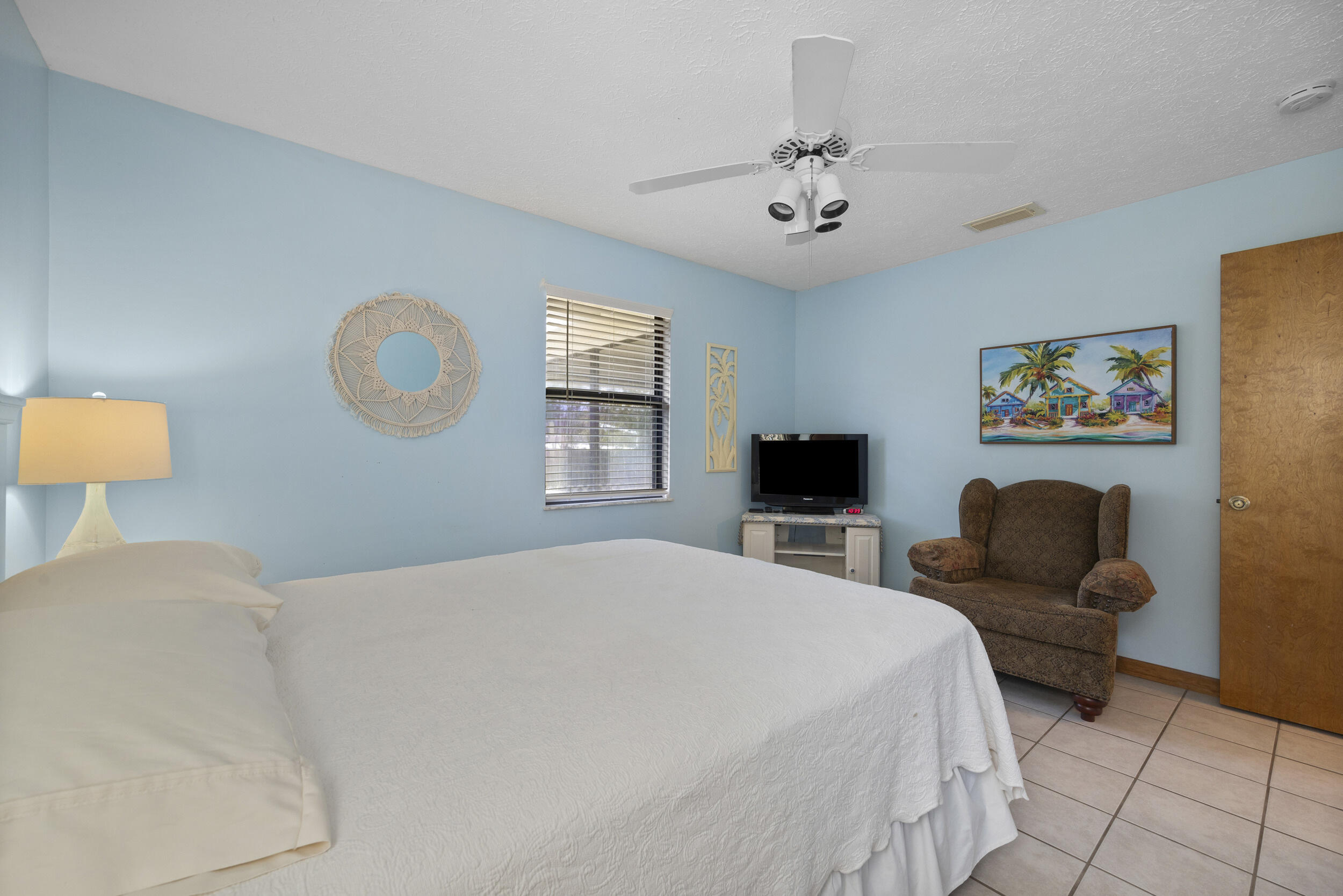 164 SW Airview Avenue