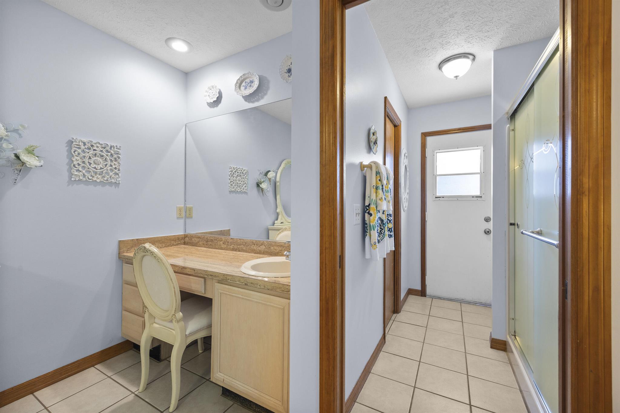 164 SW Airview Avenue