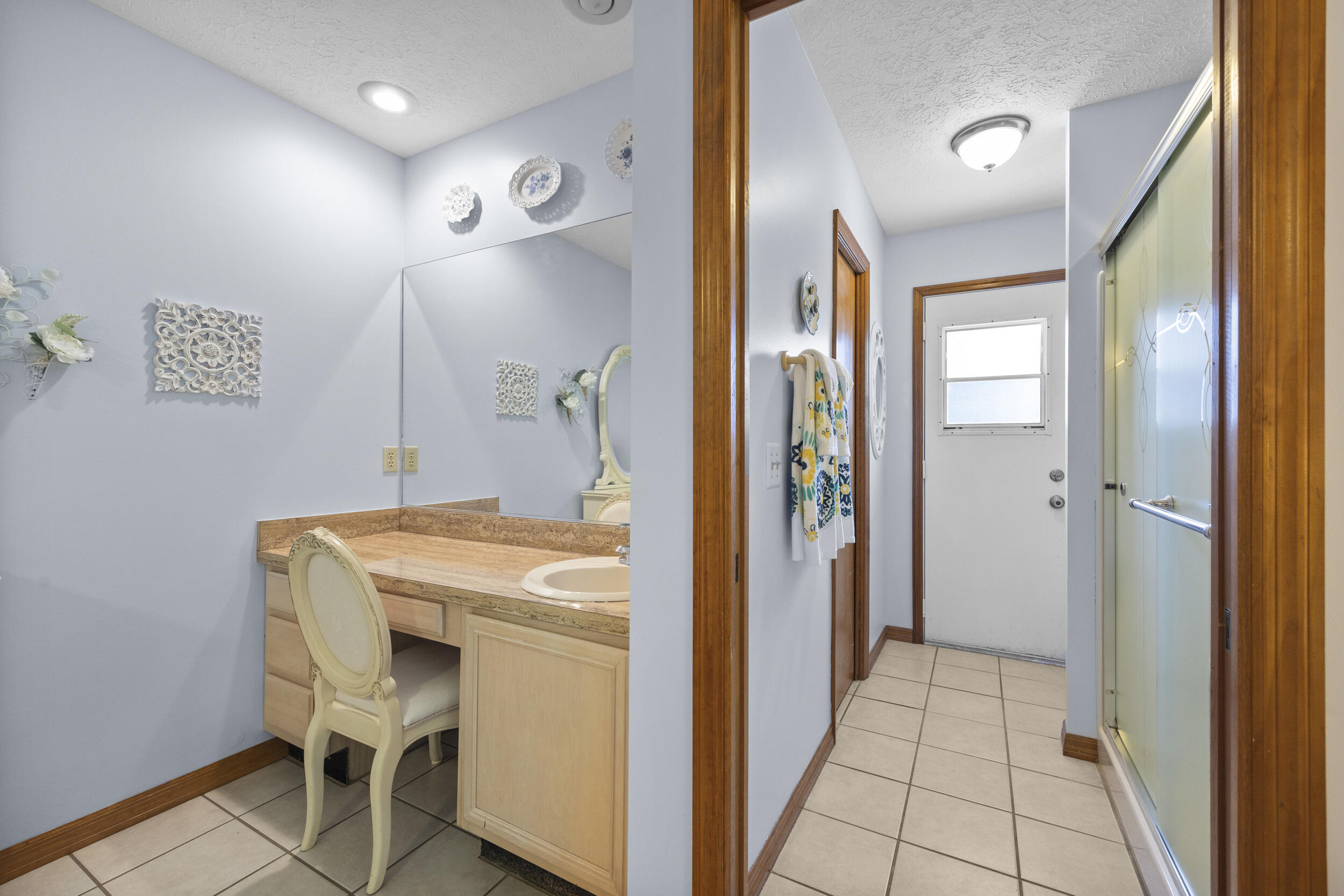 164 SW Airview Avenue