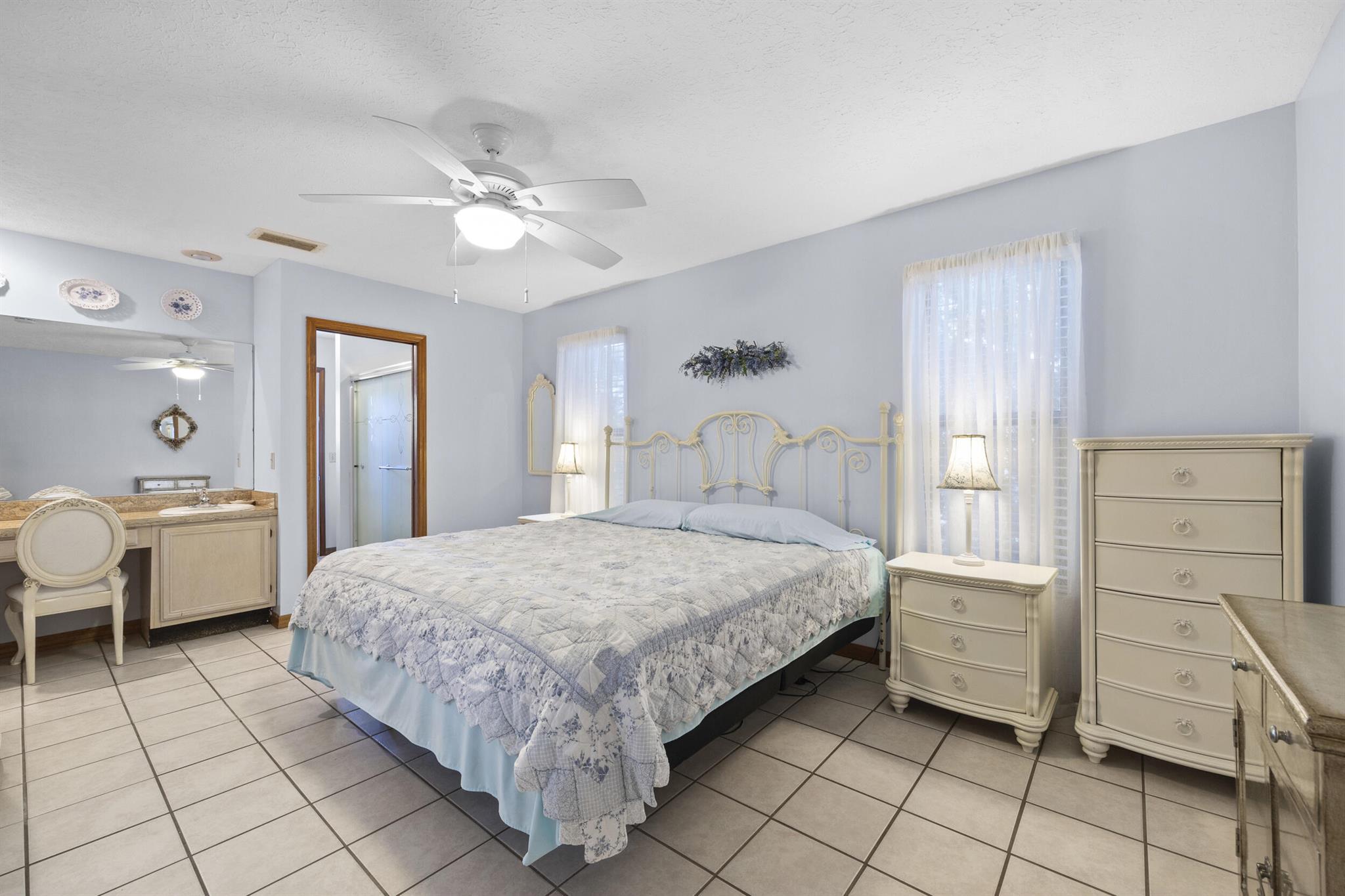 164 SW Airview Avenue